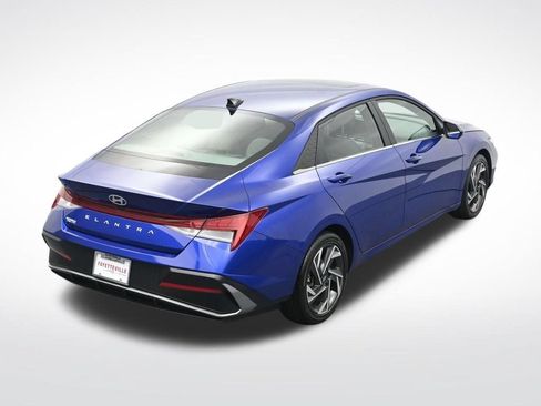 Used 2025 Hyundai Elantra SEL FWD image 24