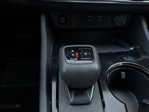 Used 2025 Nissan Rogue SV FWD image 26