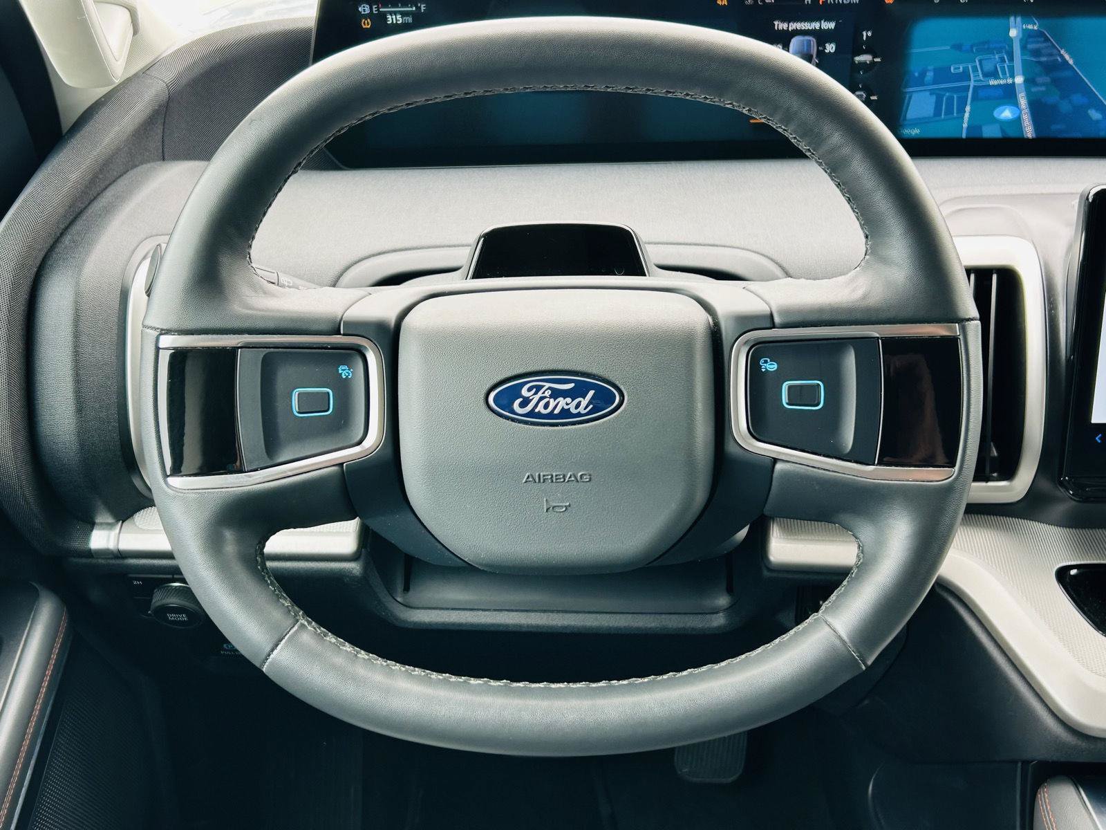 Used 2025 Ford Expedition Active AWD/4WD image 22