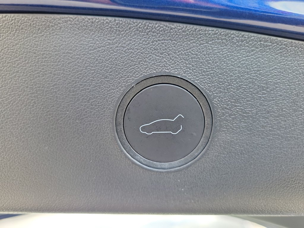Used 2023 Tesla Model 3 Standard Range RWD image 8