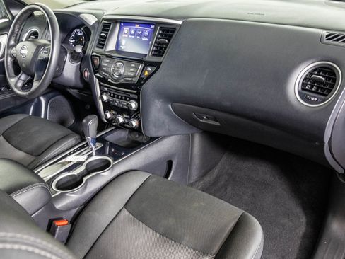 Used 2020 Nissan Pathfinder SV FWD image 46