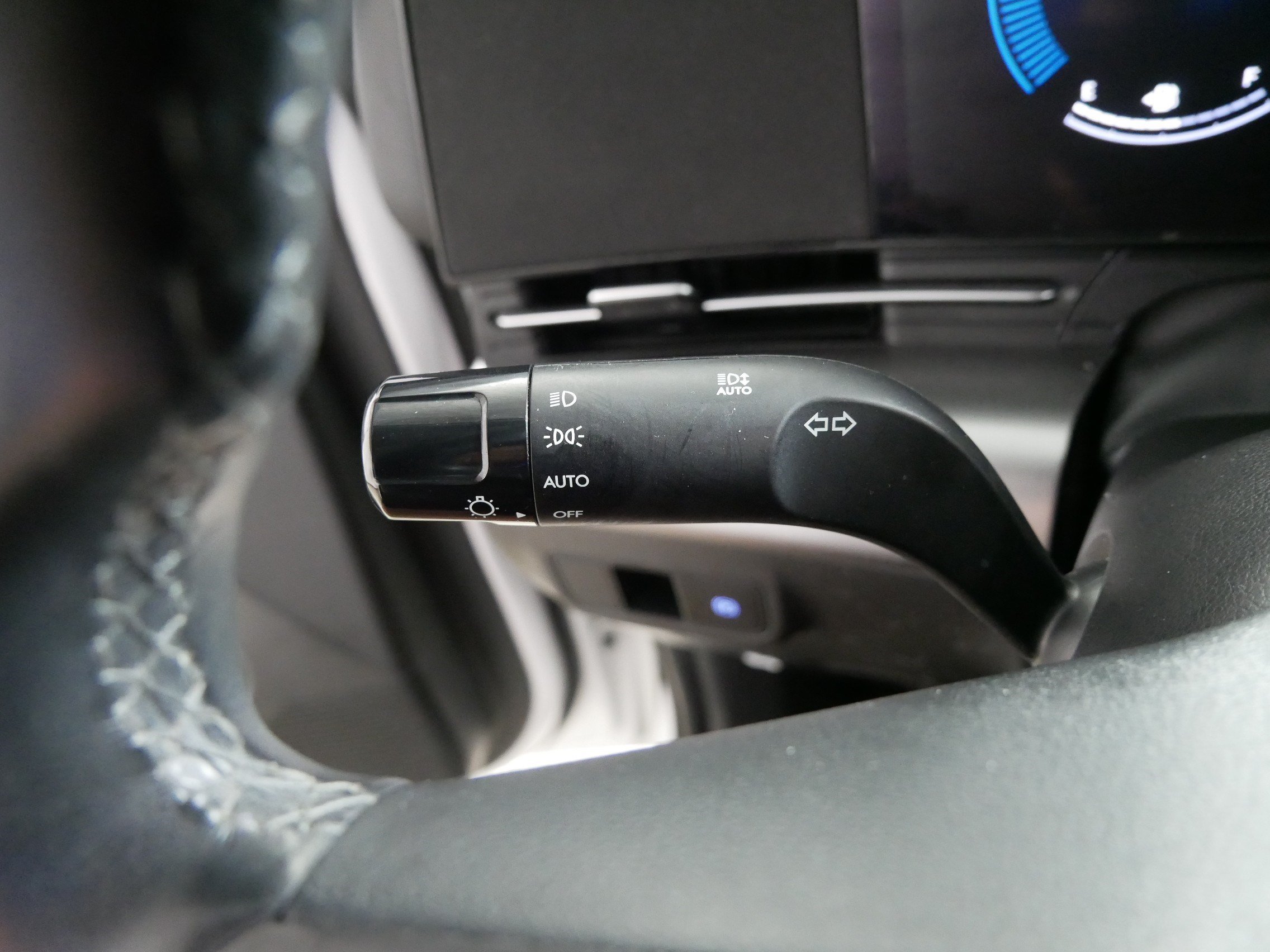 Certified 2025 Hyundai Kona SEL AWD/4WD image 32