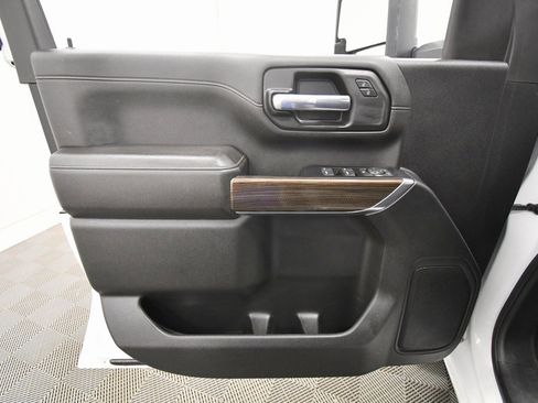 Used 2023 Chevrolet Silverado 2500 LT image 12