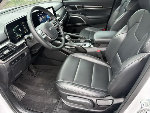 Used 2024 Kia Telluride LX FWD image 19