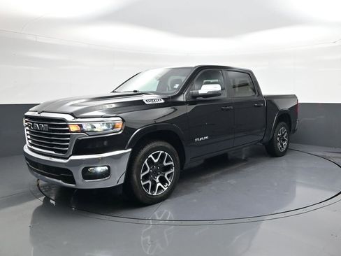 Used 2025 RAM 1500 Laramie AWD/4WD image 3