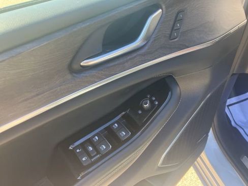 Used 2023 Jeep Grand Cherokee L Overland AWD/4WD image 21