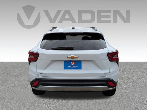 New 2025 Chevrolet Trax LT w/ Driver Confidence Package image 26
