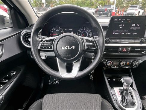 Used 2023 Kia Forte LXS w/ LXS Technology Package FWD image 5