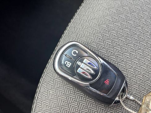Used 2025 Buick Encore GX Preferred FWD image 23