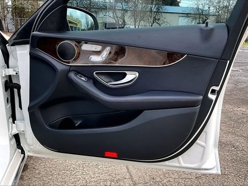 Used 2018 Mercedes-Benz C 300 4MATIC Sedan image 24