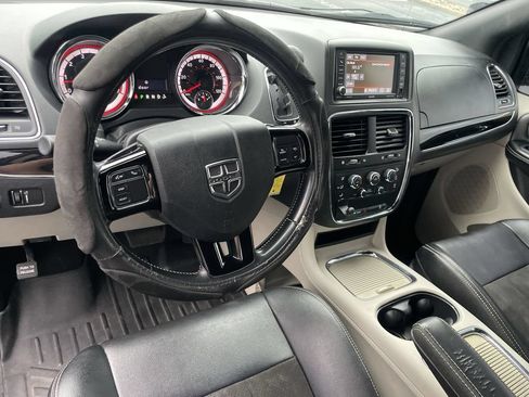 Used 2020 Dodge Grand Caravan SXT FWD image 10