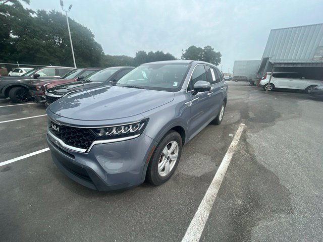 Certified 2023 Kia Sorento LX FWD image 3