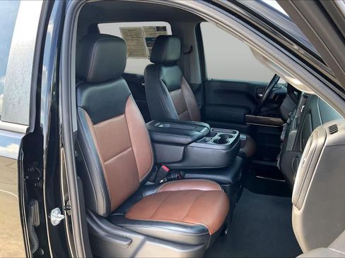 Used 2021 Chevrolet Silverado 1500 LT w/ Convenience Package II RWD image 9