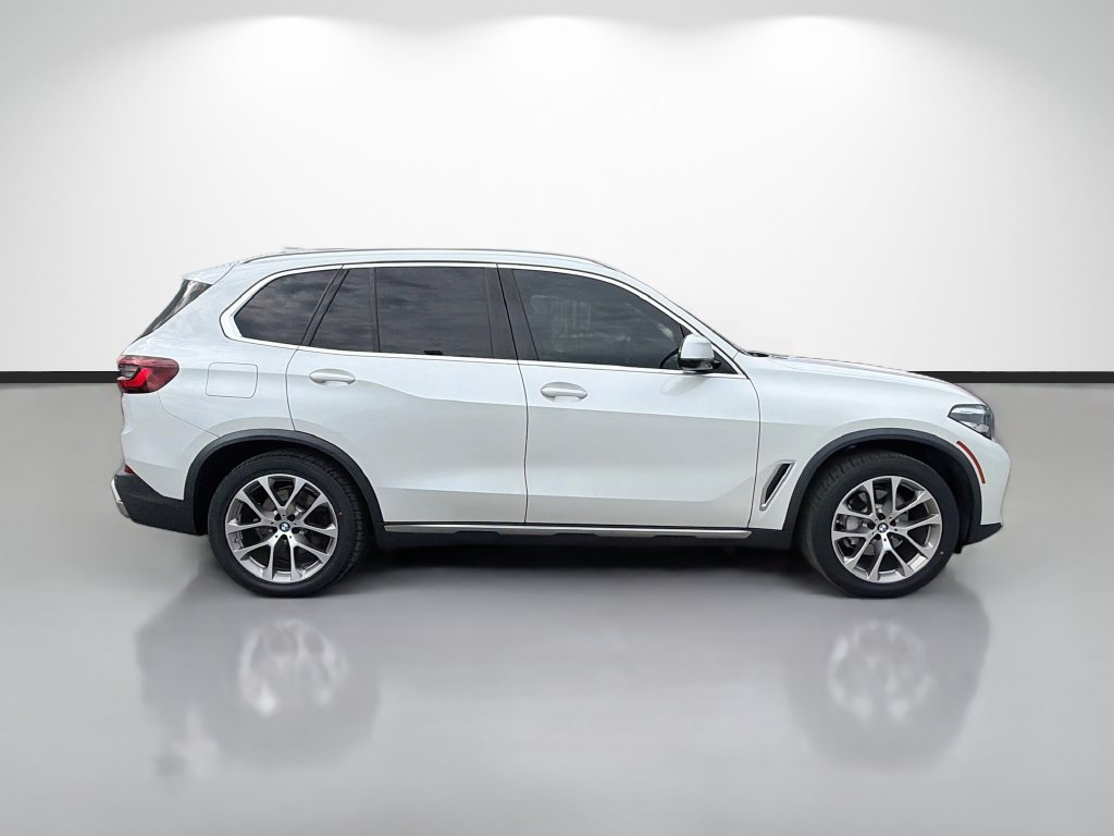 Used 2021 BMW X5 sDrive40i w/ Premium Package 2 RWD image 2