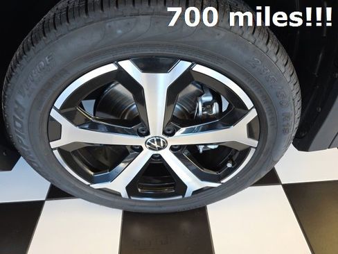 Certified 2025 Volkswagen Tiguan SE image 28