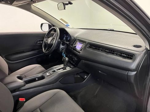Used 2019 Honda HR-V LX image 11