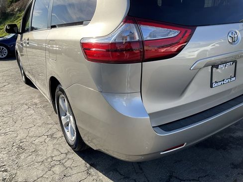 Used 2015 Toyota Sienna LE image 82