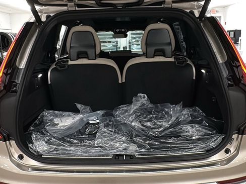 New 2026 Volvo XC90 T8 Plus w/ Protection Package Premier image 30
