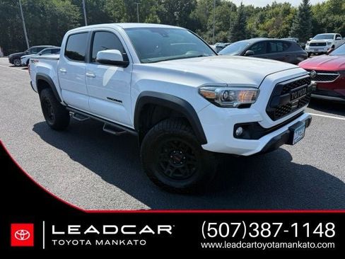 Used 2018 Toyota Tacoma TRD Off-Road AWD/4WD image 1