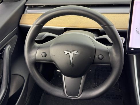 Used 2020 Tesla Model 3 Standard Range Plus image 18