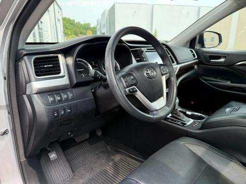 Used 2016 Toyota Highlander Limited Platinum AWD/4WD image 17