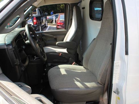 Used 2019 Chevrolet Express 2500 image 16
