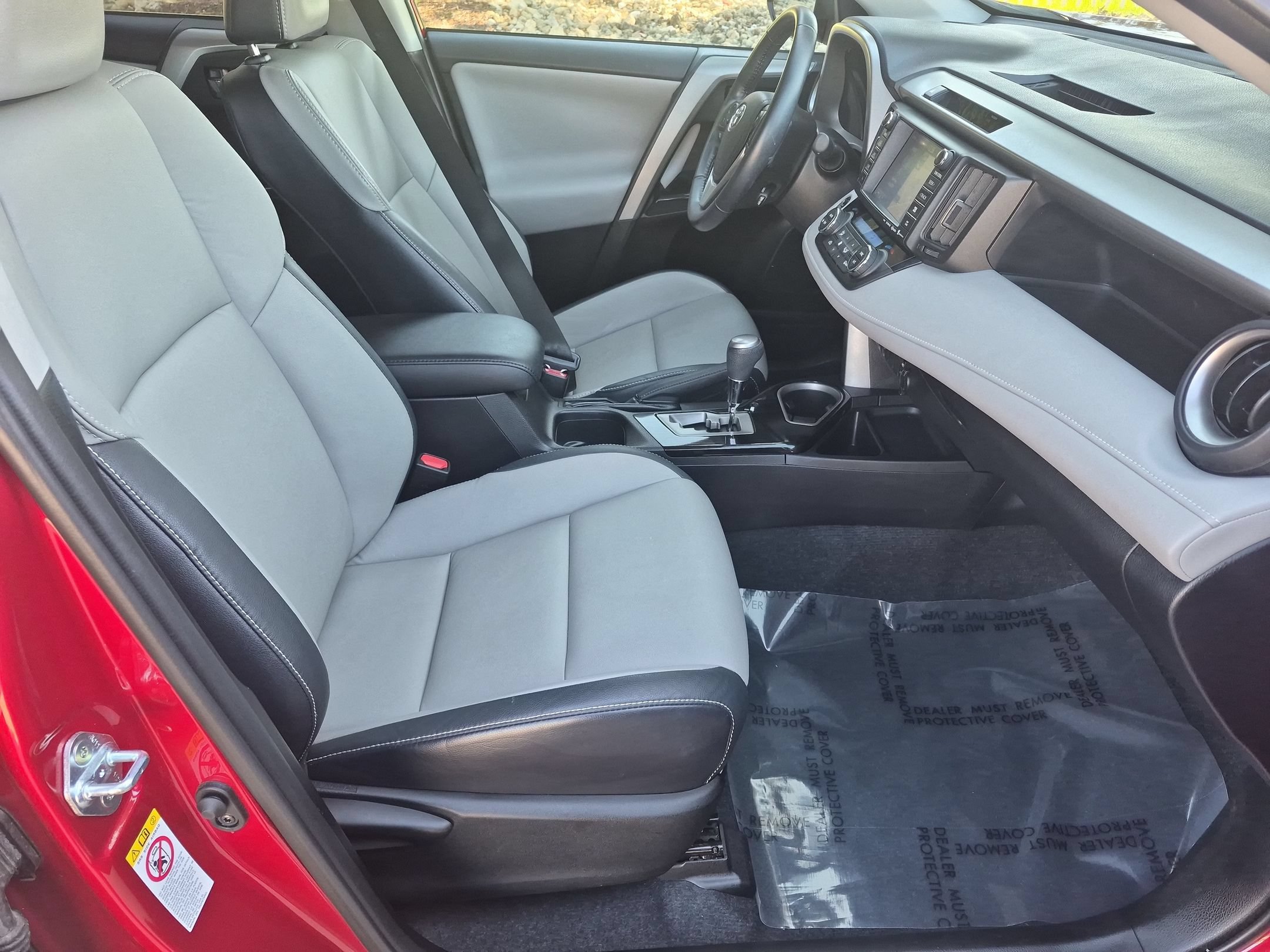 Used 2016 Toyota RAV4 Limited AWD/4WD image 32