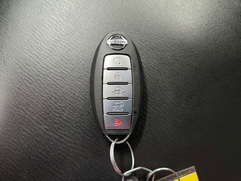 Used 2024 Nissan Armada SL image 28