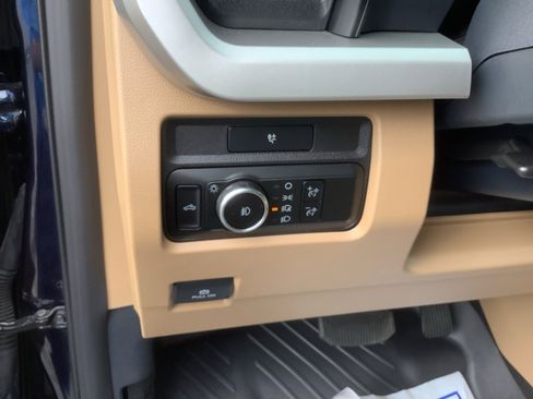Used 2024 Ford F250 XLT AWD/4WD image 13