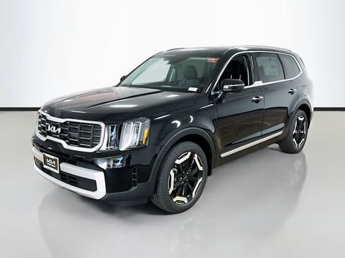 New 2025 Kia Telluride S image 3