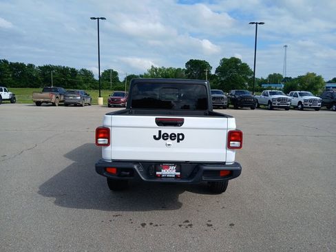 Used 2025 Jeep Gladiator Sport AWD/4WD image 7