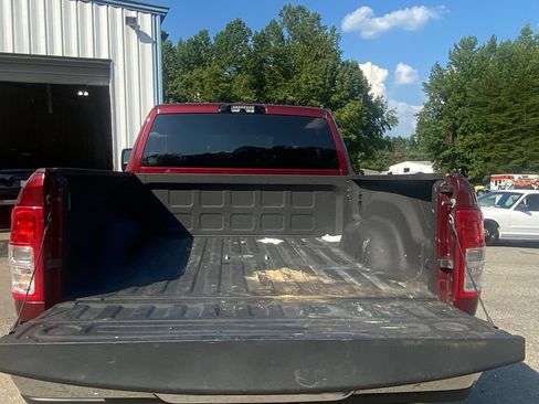 Used 2024 RAM 2500 Big Horn w/ Bed Utility Group AWD/4WD image 19