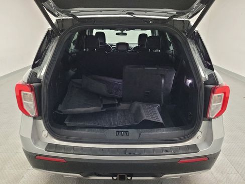 Used 2020 Ford Explorer XLT w/ Equipment Group 202A RWD image 29