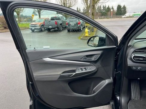 Used 2022 Chevrolet Bolt EUV LT image 14