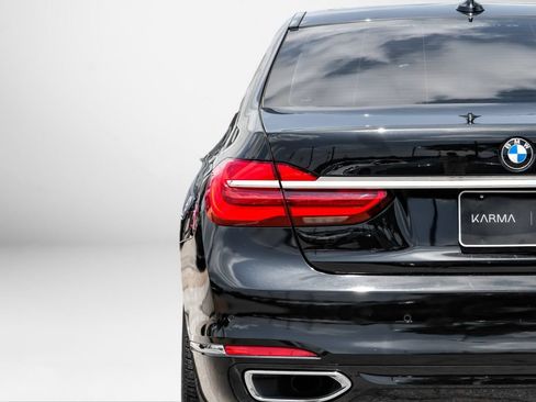 Used 2018 BMW 740i RWD image 42