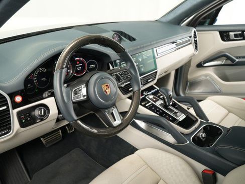 Used 2019 Porsche Cayenne Turbo AWD/4WD image 42