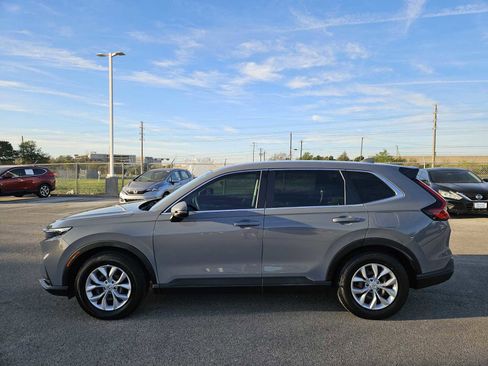 Used 2023 Honda CR-V LX image 4