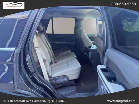 Used 2019 Ford Expedition XLT w/ Equipment Group 202A RWD image 26