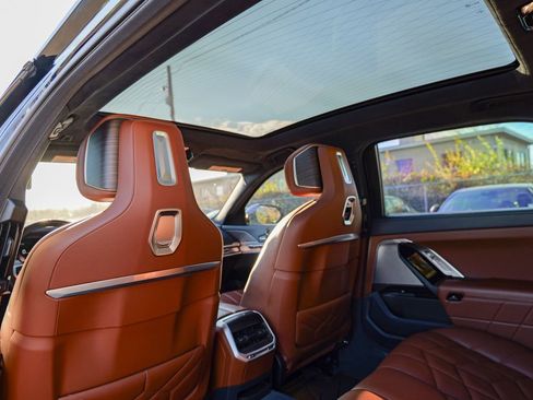 Used 2023 BMW 760i xDrive 760i xDrive w/ Executive Package image 27