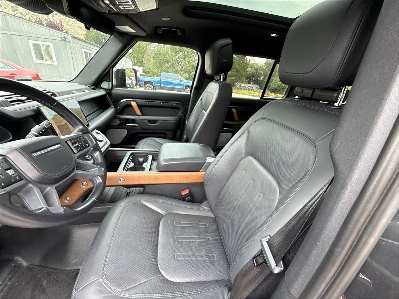 Used 2023 Land Rover Defender 130 X AWD/4WD image 27