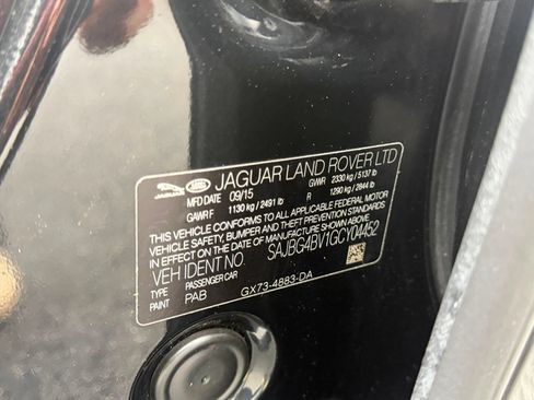 Used 2016 Jaguar XF S RWD image 30