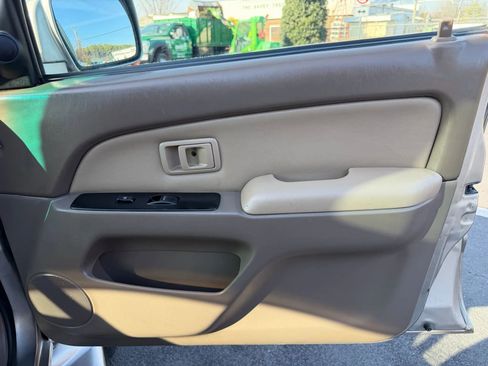 Used 2002 Toyota 4Runner SR5 image 10