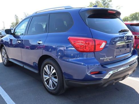 Used 2020 Nissan Pathfinder S image 3