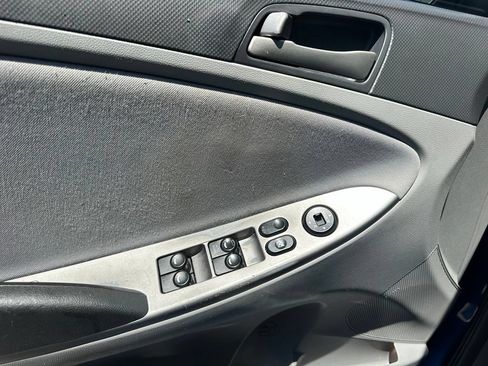 Used 2017 Hyundai Accent SE FWD image 13