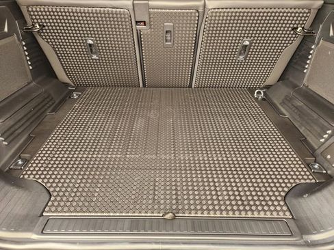 Used 2026 Land Rover Defender 110 S image 22