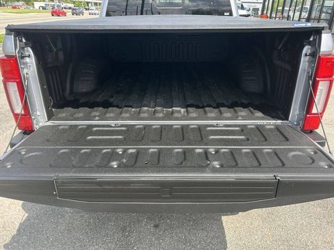 Used 2021 Ford F250 Lariat w/ Lariat Ultimate Package AWD/4WD image 11