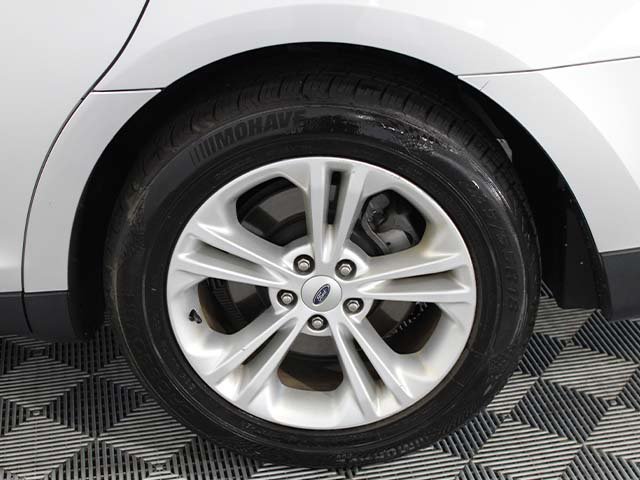 Used 2014 Ford Taurus SEL w/ Equipment Group 201A FWD image 17