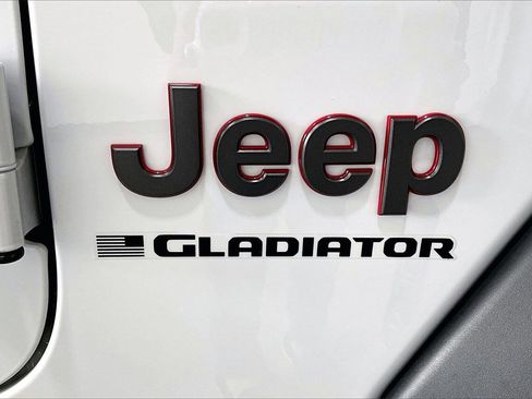 Used 2023 Jeep Gladiator Rubicon w/ Cold Weather Group image 7