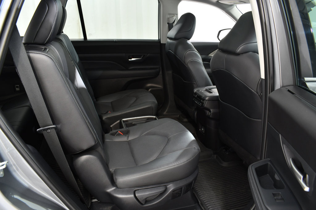 Used 2026 Toyota Grand Highlander AWD image 19