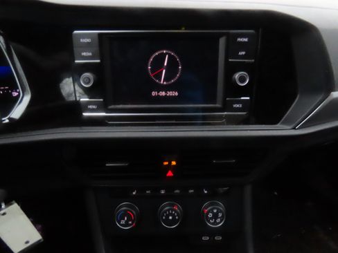 Used 2024 Volkswagen Jetta Sport image 8